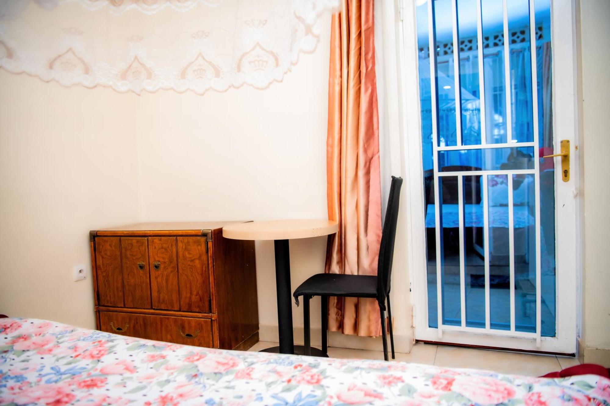 Fleur Guest House Kigali Exterior photo